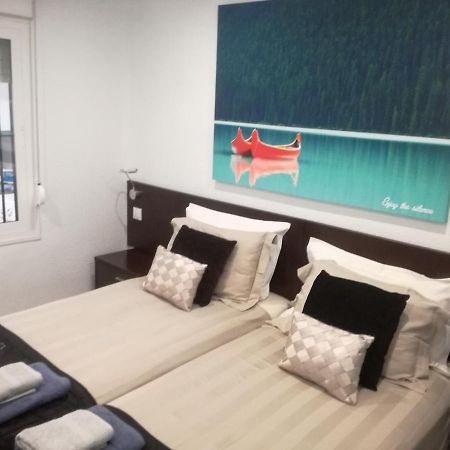 2 Bedroom Newly Renovated Bungalow Close To Bars & Restaurants Los Alcazares Bagian luar foto