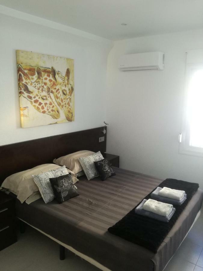 2 Bedroom Newly Renovated Bungalow Close To Bars & Restaurants Los Alcazares Bagian luar foto